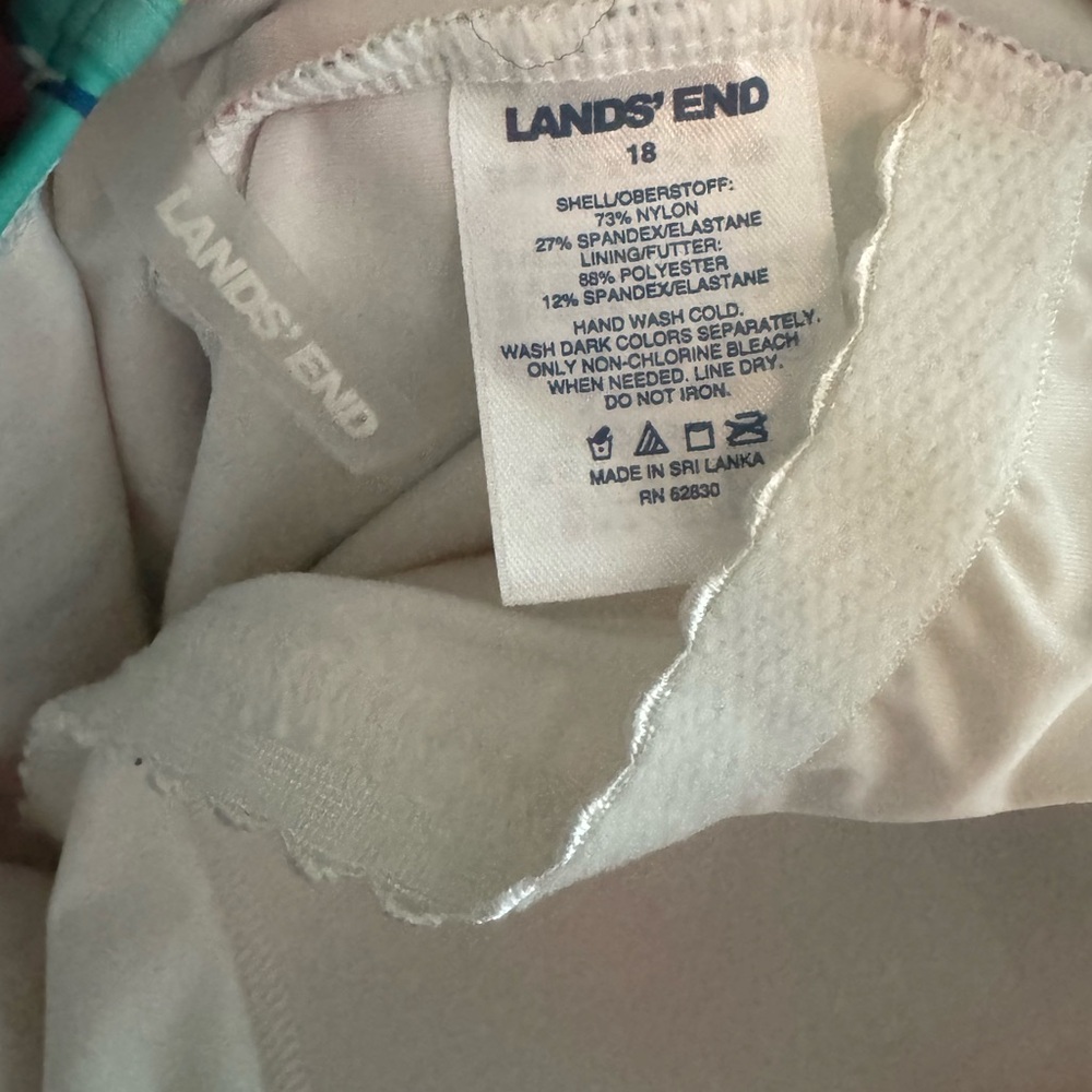 Lands' End Women's One Piece Swimsuit Size 18 Colorful Leaves Tropical EUC - Picture 3 of 3